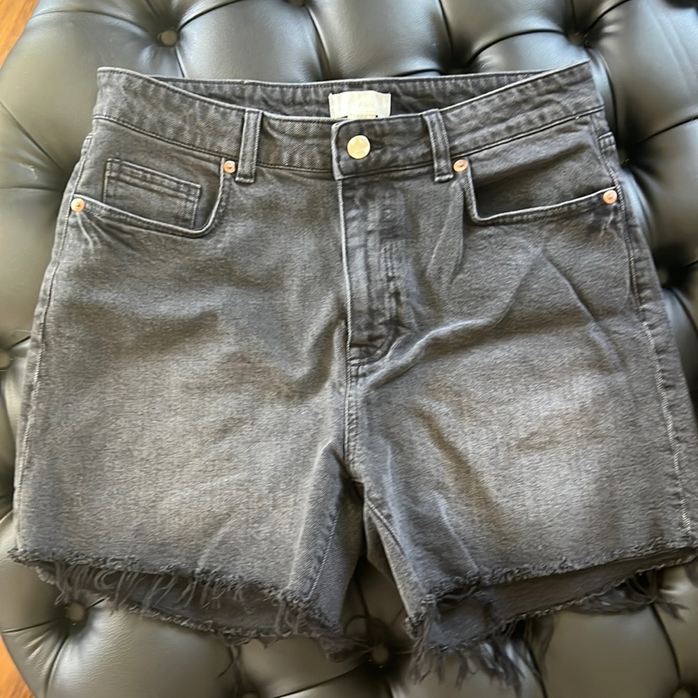H&M high rise washed black denim jean shorts 10